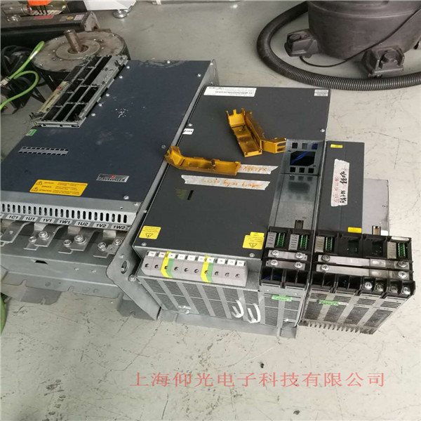 Baumuller驱动器BUS621-10/15-54-0-110维修