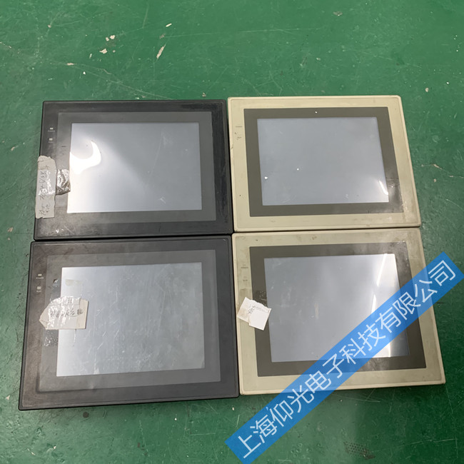 v3欧姆龙触摸屏显示白屏维修