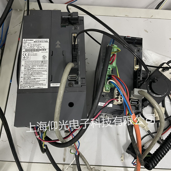 三菱四合一伺服驱动器放大器维修MDSDMSPV3-10080报AL.50/AL.51修理