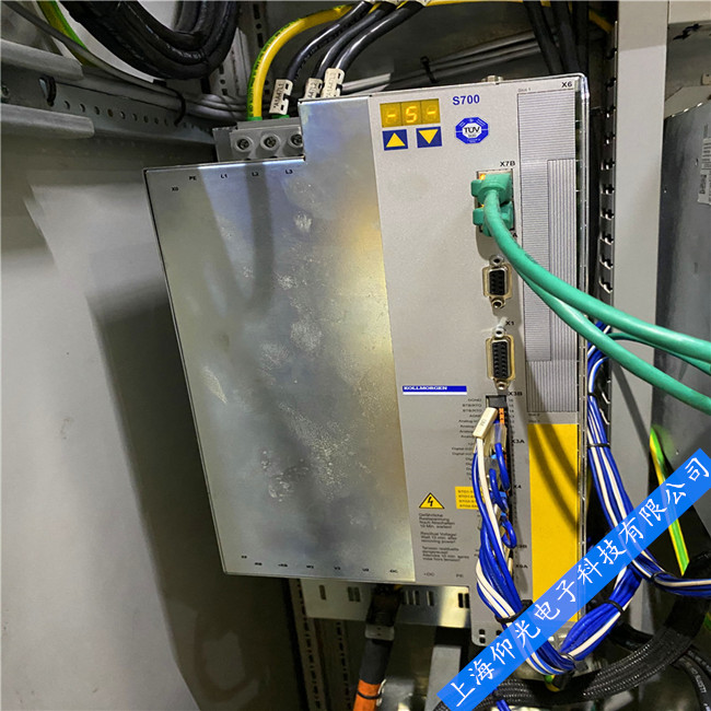 科尔摩根S700伺服驱动器指示灯一直闪故障维修 670-s67001修理价格