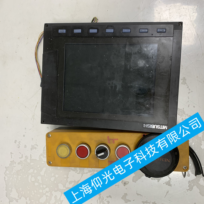 三菱系统屏维修 FCA E60黑屏故障修理快