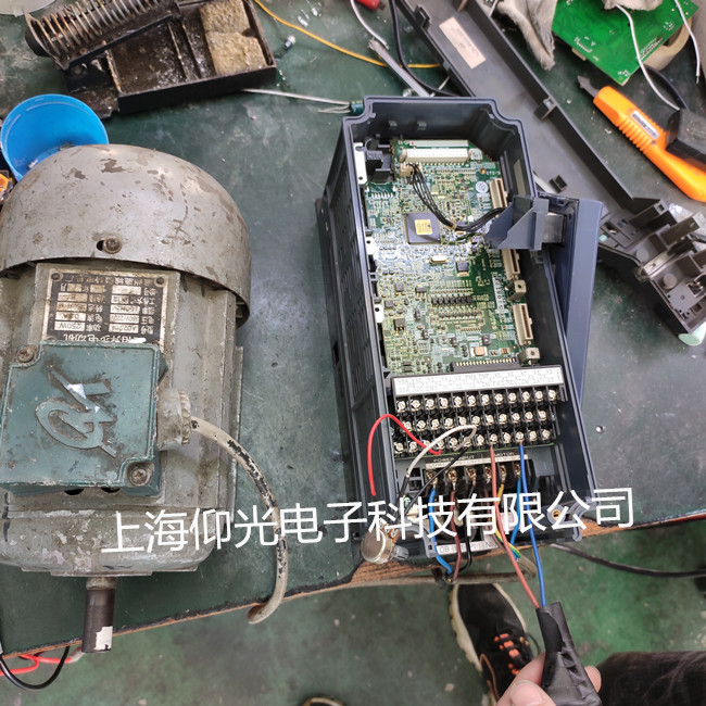 富士变频器维修,常州富士变频器维修FRN7.5E1S-2KW报警OC3修理