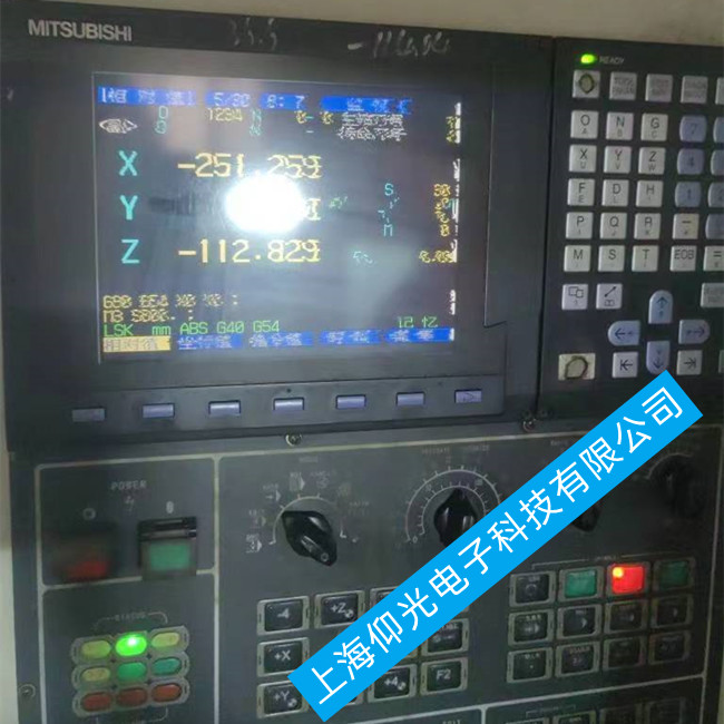 三菱数控系统花屏维修FCU6-DUN22字模糊修理