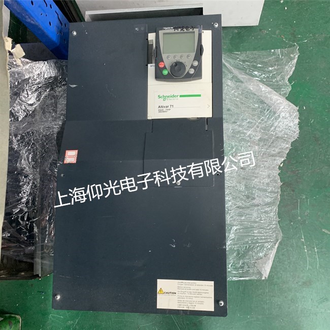 江苏施耐德ATV71变频器运行报警SCF1故障维修分析