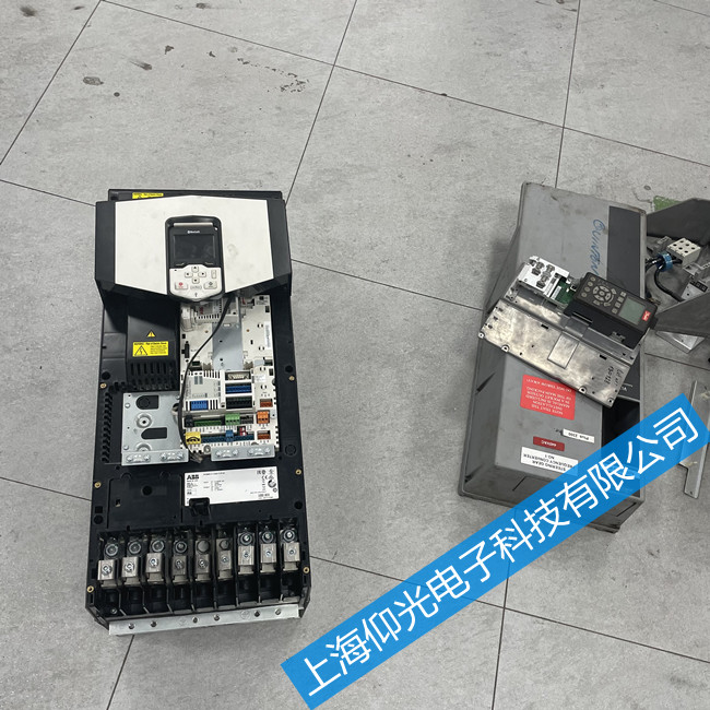 ABB变频器800维修ACS800-04M-0400-3+P901报警FF31维修