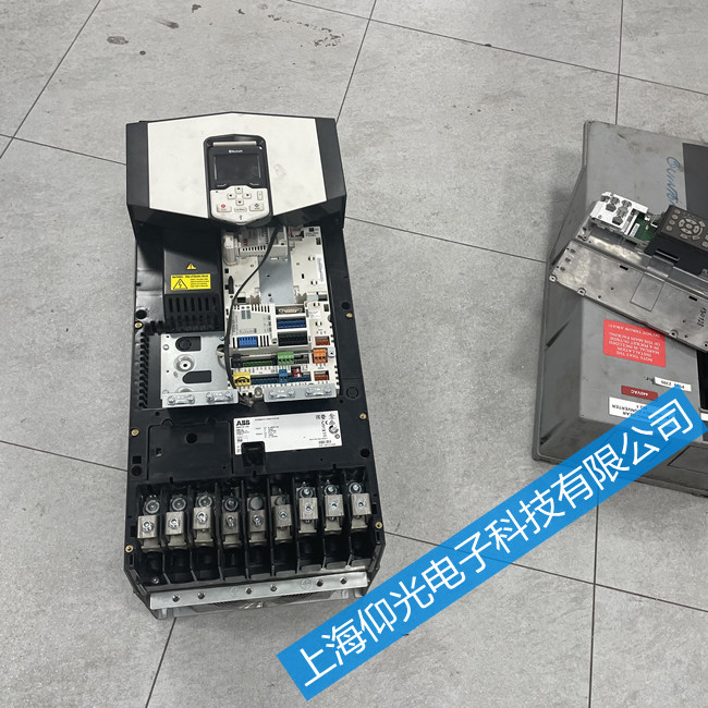 ABB 800变频器维修ACS800-04-0400-3+D150+P901报警FF32修理保养