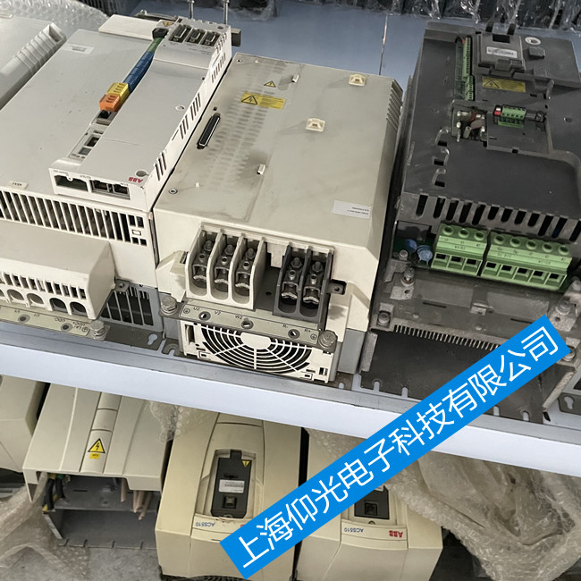 专业维修ABB伺服驱动器-MotiFlex e180驱动器报警E1025维修
