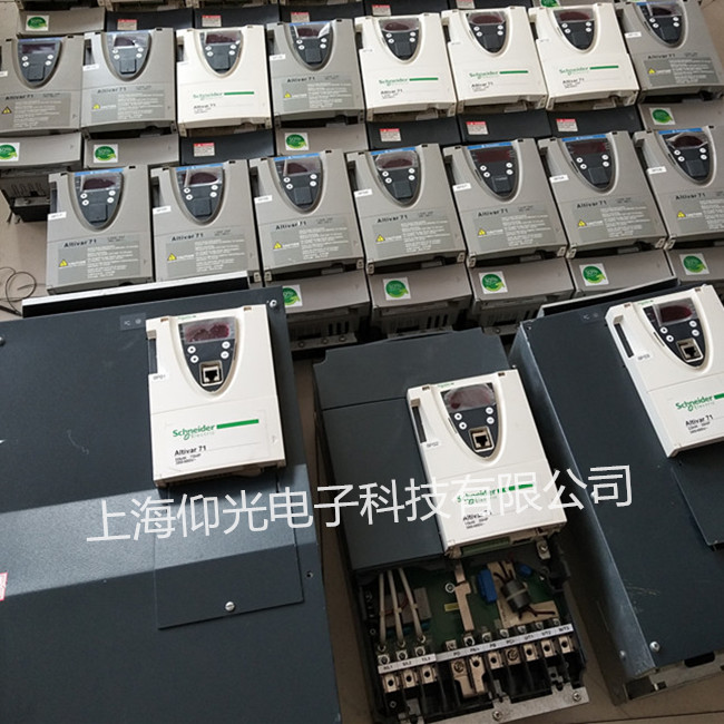 ʩ�͵±�Ƶ��������ʾSCF�����ӵع���ά��