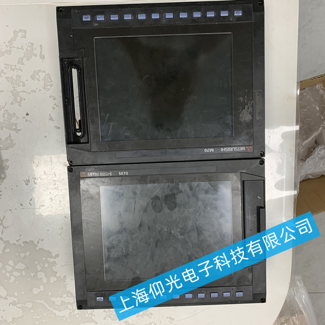 三菱系统屏维修FCA70P-2AVU花屏黑屏维修