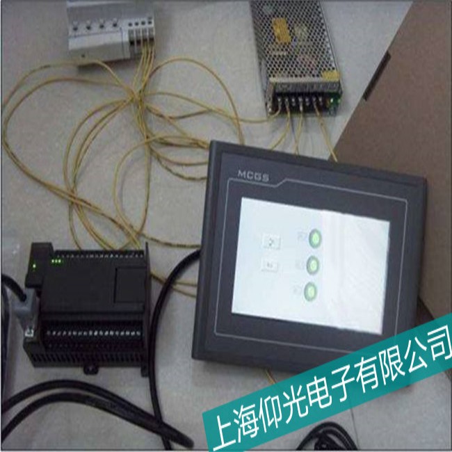 河南昆仑通泰TPC1561Hi触摸屏通电白屏故障检测维修