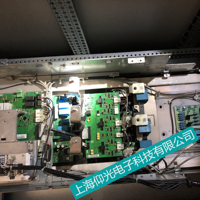 abb变频器无显示维修视频ACS800-07-0175-7报警显示7121维修