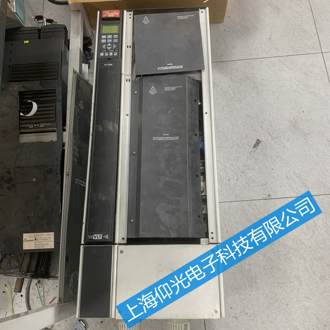 丹佛斯变频器VLT5100报警显示7故障维修讲解