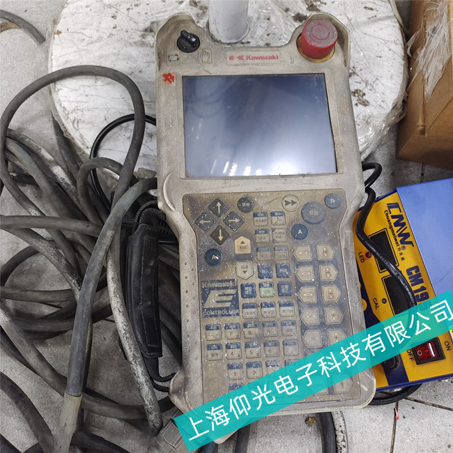 浙江省码垛Kawasaki川崎机器人示教器开机出现白屏故障原因