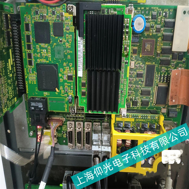 丽水市机械自动化发那科触摸屏A20B系列运行中突然停机-主板松动