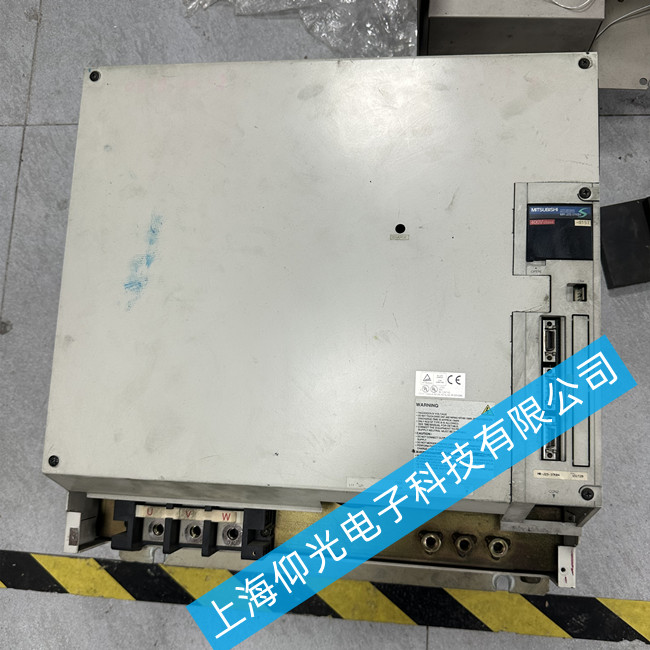 三菱伺服驱动器 MR-J2S-37KB4-S157报警显示AL.10维修