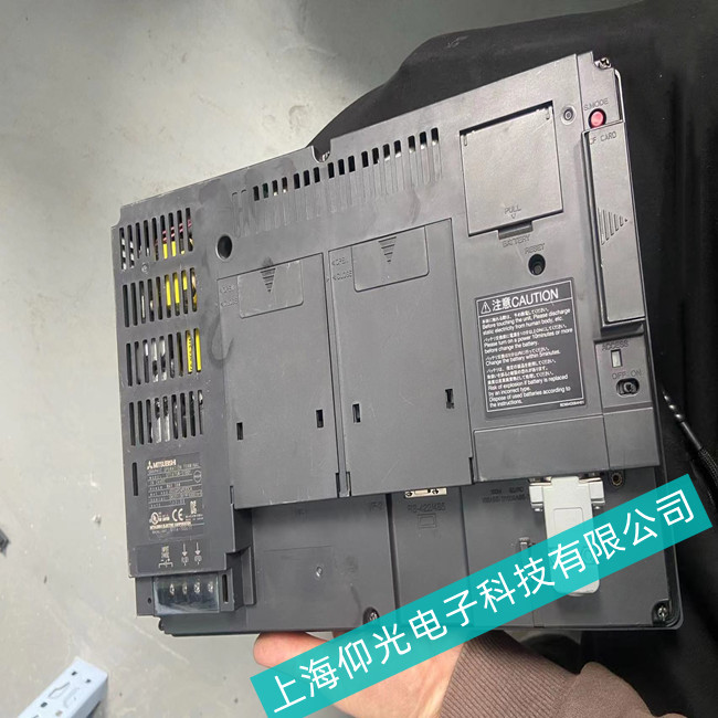 仰光维修MITSUBISHI三菱工控机MT700上电烧保险故障(维修实力)