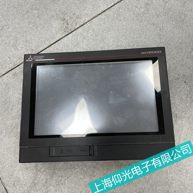 Mitsubishi三菱工控机A870GOT-TWS通电无反应故障维修当天修好