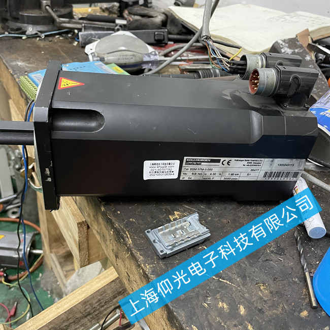 科尔摩根伺服电机维修 AKM24D-ANBNC-00按时检查和维护