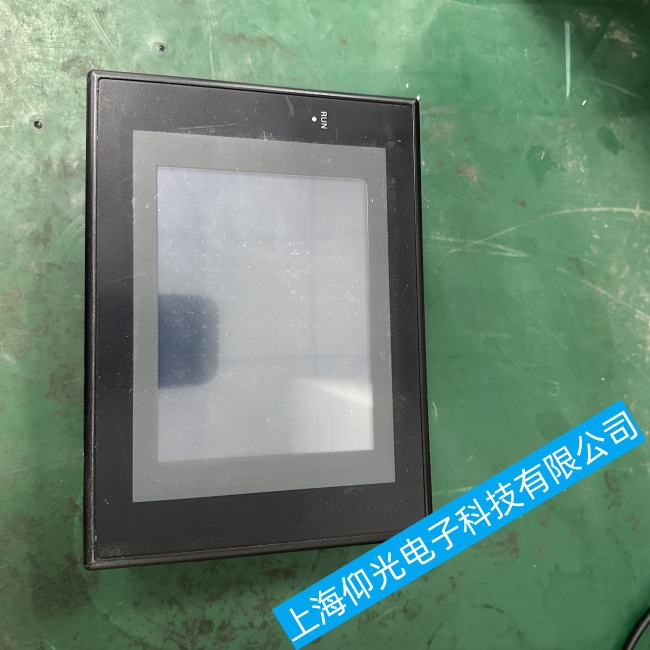 成都欧姆龙触摸屏E32-TC200B4无法开机无显示故障维修推荐厂家