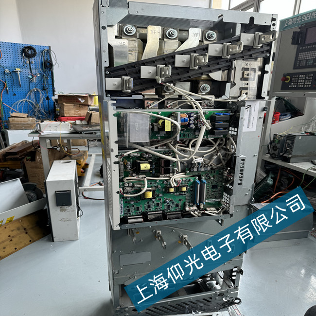 深层维修故障ABB ACS880变频器报A7CB MF通讯丢失故障维修