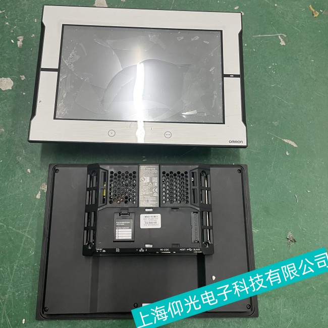 江苏玻璃工业欧姆龙触摸屏NS8-V2出现开机屏幕乱显示故障维修