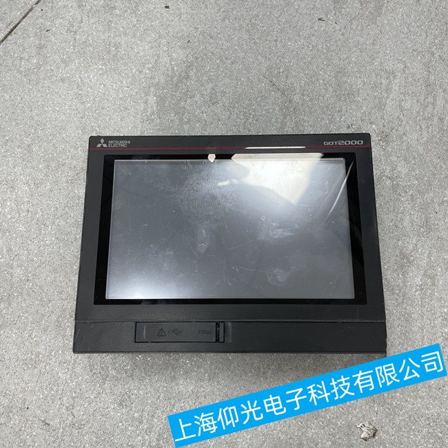 广州三菱触摸屏GT1562卡在开机界面无法继续启动故障维修咨询