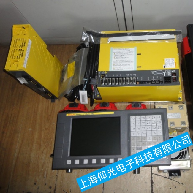 广东光伏能源行业发那科数控系统0GSD开机后停在启动界面不动故障维修