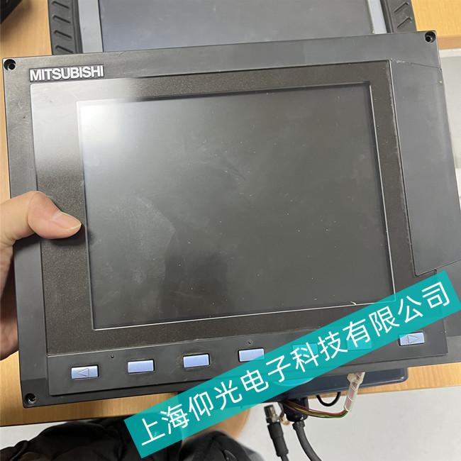 Mitsubishi三菱工控机液晶故障//仰光电子专业维修