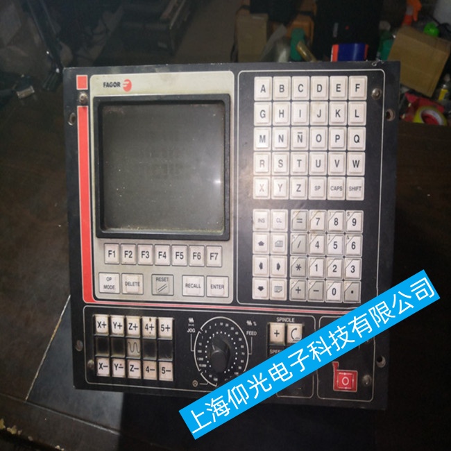 昆山发格数控系统CNC8035通电后红绿灯都亮故障维修电话地址
