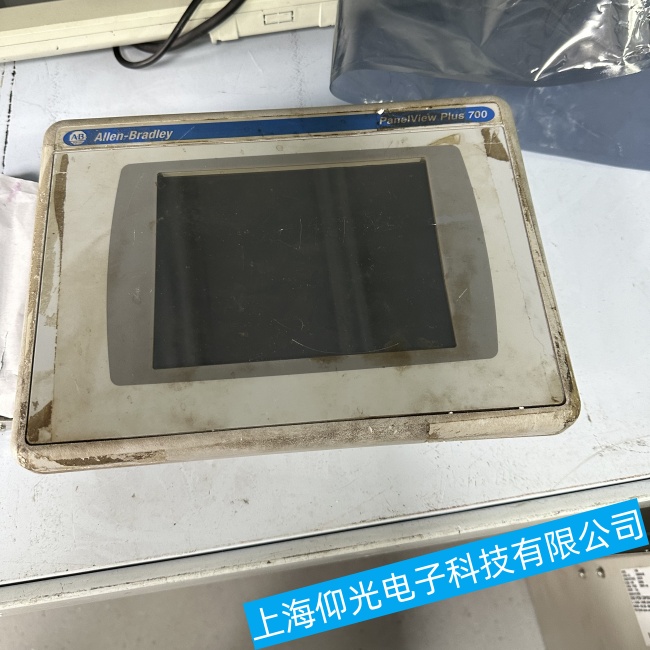 天津AB罗克韦尔触摸屏2711P-K4M5A通电几分钟后屏幕变成蓝屏故障专业维修