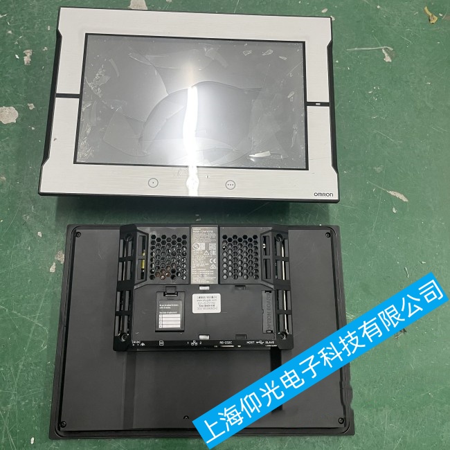 江苏欧姆龙触摸屏NB7W-TW01B通电几分钟后屏幕变成蓝屏故障维修平台