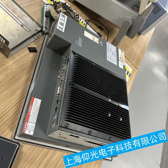 上海施耐德工控机HMIFT6450电路板电路接触不良故障维修二十年经验