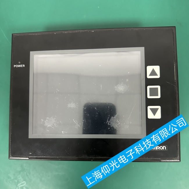 河南欧姆龙触摸屏NB10W-TW01B通电几分钟后屏幕变成蓝屏故障售后维修