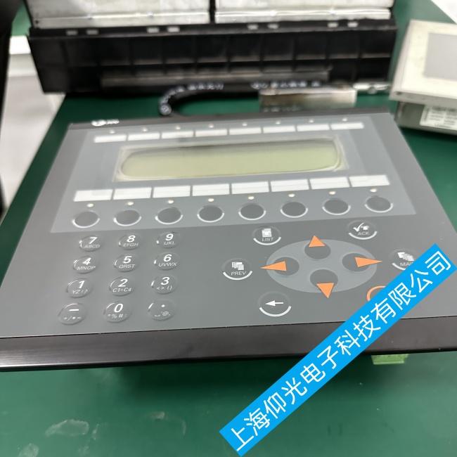 浙江北尔焚烧炉控制屏E300出现有背光但无字符故障维修质量保证
