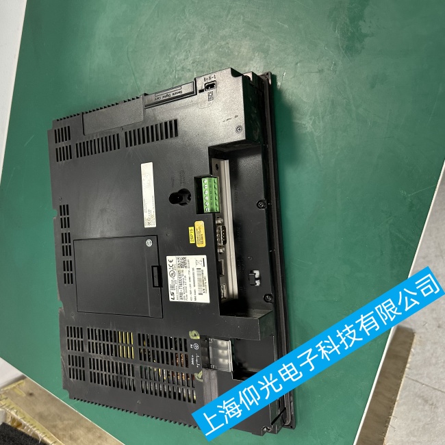 江阴LS产电触摸屏iXP80屏幕上出现垂直或水平的条纹故障维修机构