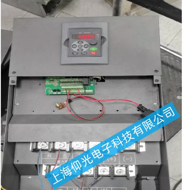 变频器VFD9000-075-P090-T4出现过载故障该如何维修
