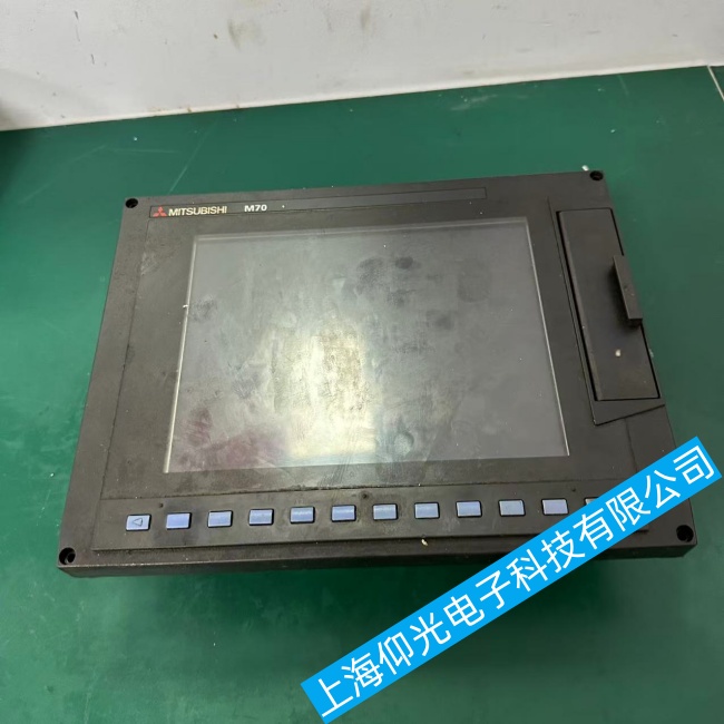三菱 M70 数控系统操作屏不能正常开机故障维修哪家专业