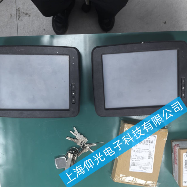 麦基嘉触摸屏C000 122-50黑屏不能开机故障维修方法