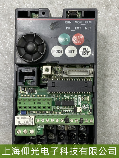 ����FR-D700��Ƶ�� E.OV ����ѹ��������ά��ָ��