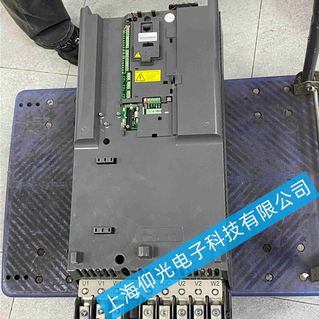 ABB Drives��Ƶ��ά��ACS510-01-290A-4����22����ά��